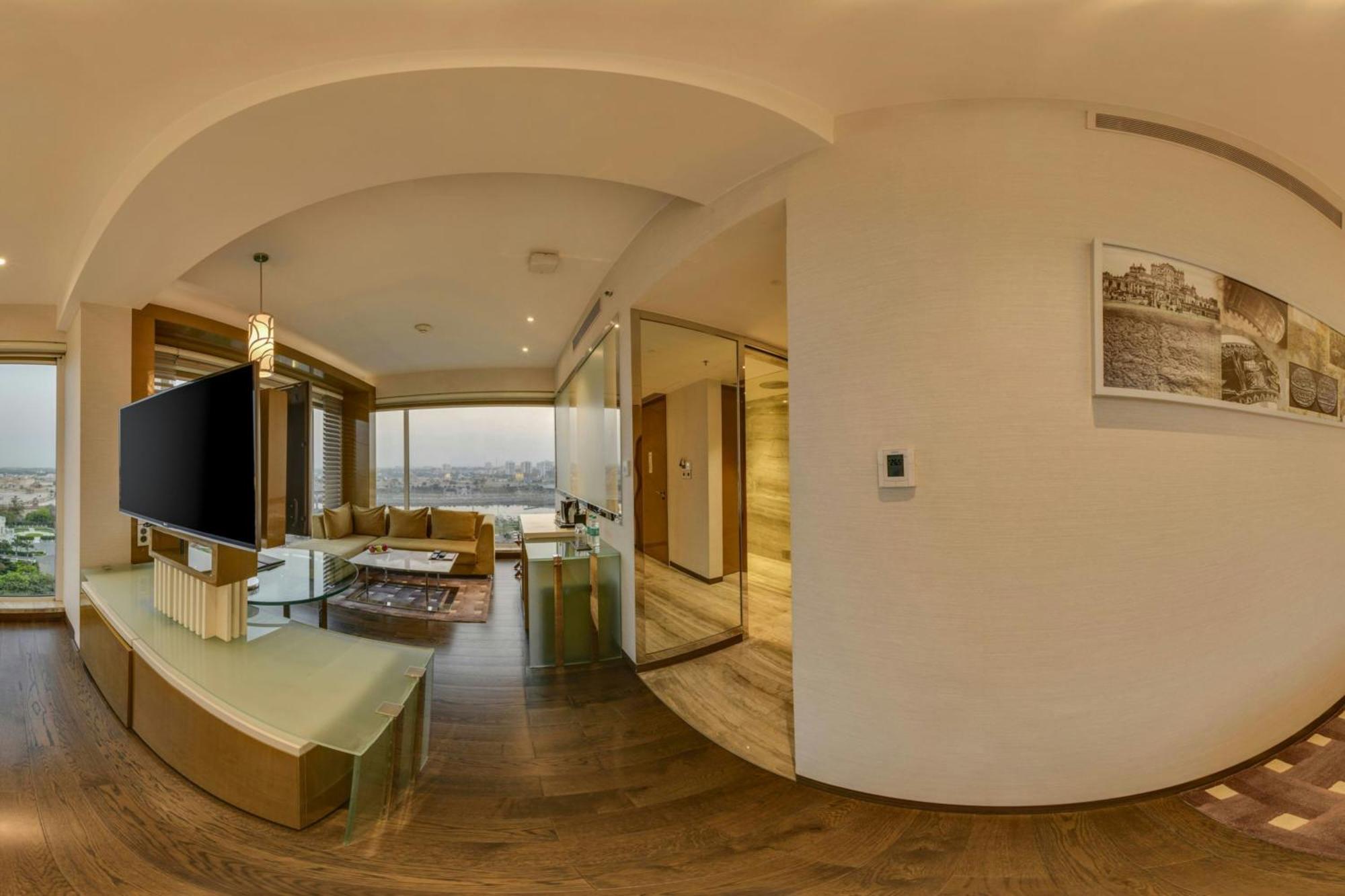 Renaissance Lucknow Hotel, Gomti Nagar Dış mekan fotoğraf